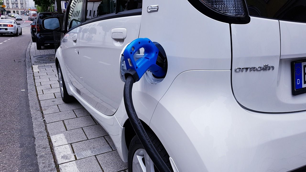 Przegląd oferty firmy dla posiadaczy hybrydowych samochodów Lexus