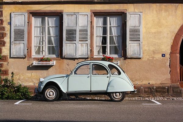 Najlepsze akcesoria motoryzacyjne ułatwiające podróż